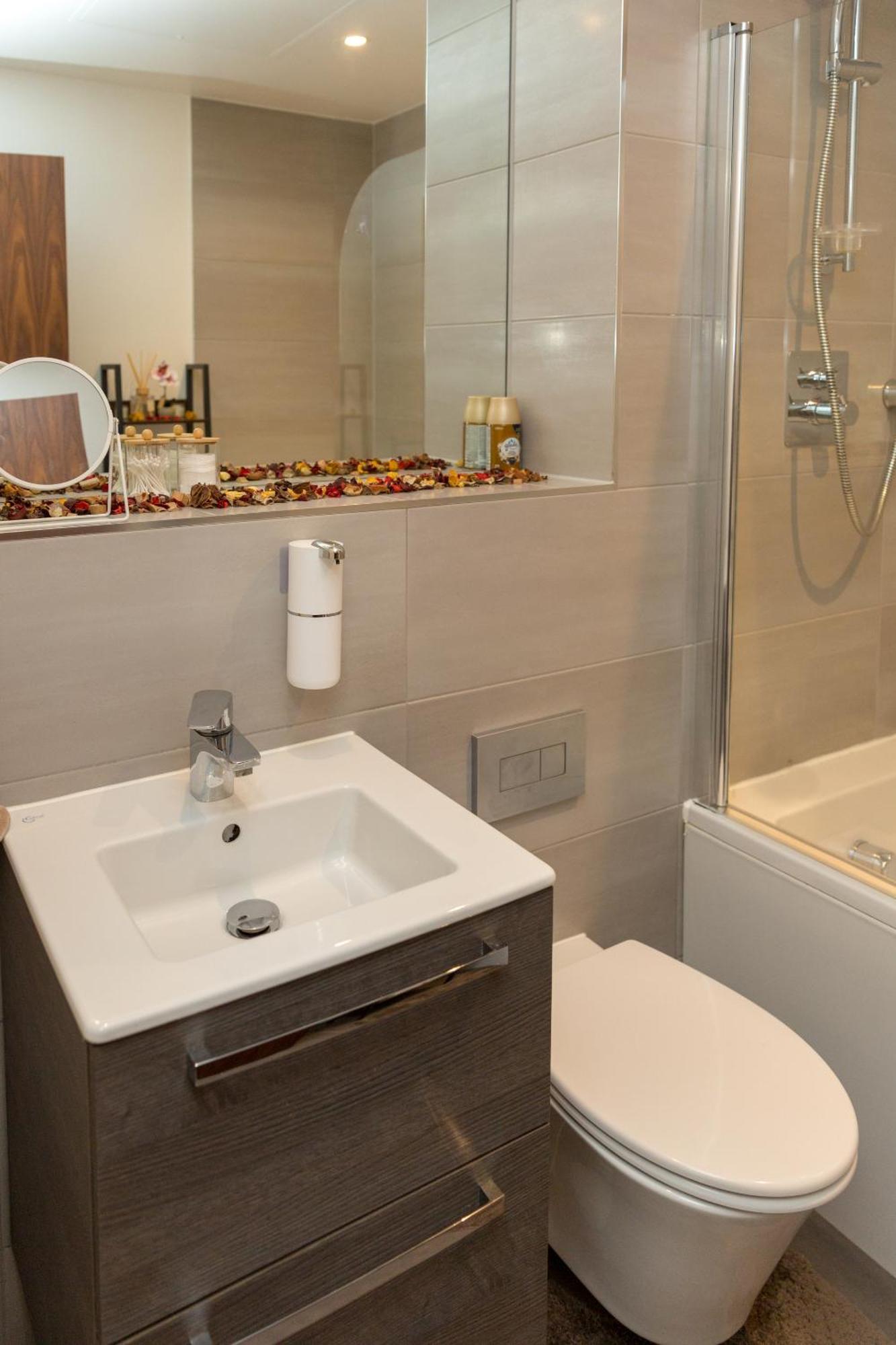 Sweet Stay, 2 Bed Apartment Birmingham Bagian luar foto